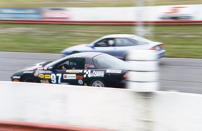 Bob_Passing.jpg (62083 bytes)