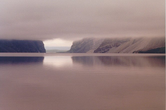 Overcast Closes the Gap.jpg (51064 bytes)